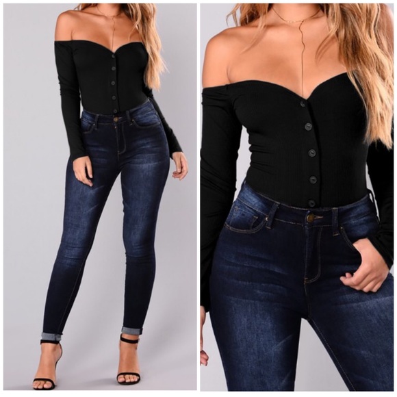 Tops - LAST 3‼️⭐️BLACK V neck Off shoulder - Bodysuit